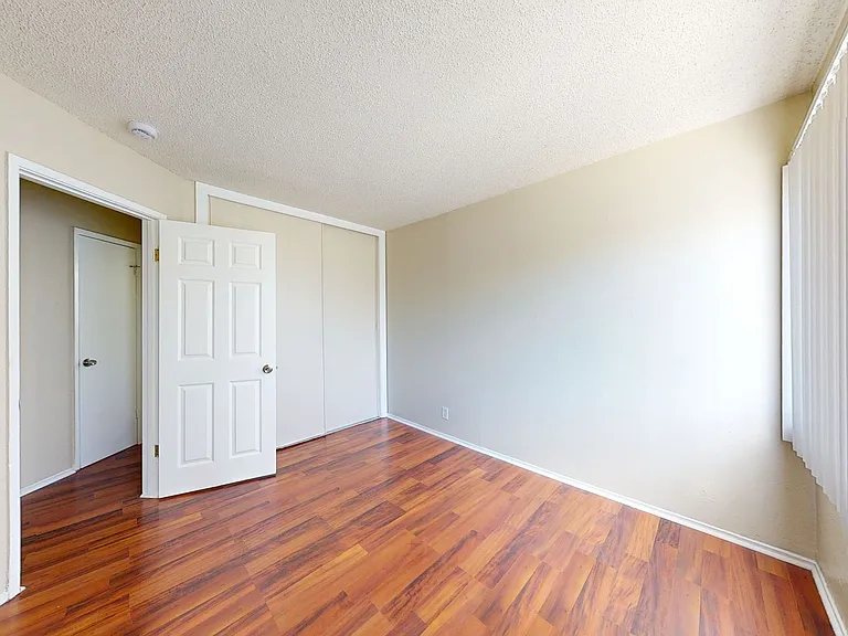 2515 10th ave — Photo 81