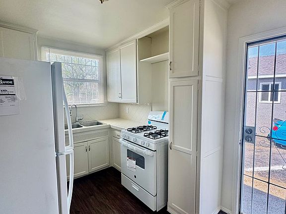 5th image of 713-715 E Cocoa St