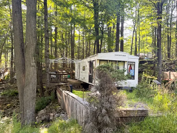 R 38 Boaters Byway, Gouldsboro, PA 18424