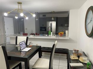 1621 Collins Ave APT 707, Miami Beach, FL 33139