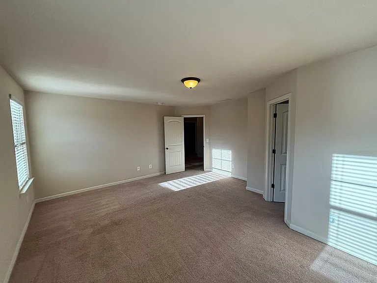 1322 Ingersoll Dr — Photo 16