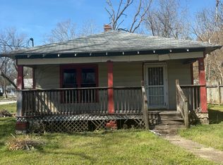 107 S Beeman St, Pineville, MO 64856