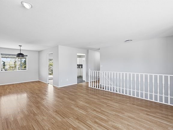 5th image of 983 Bebek Rd