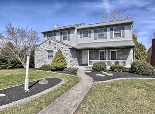 943 Parkside Ln, Lancaster, PA 17601