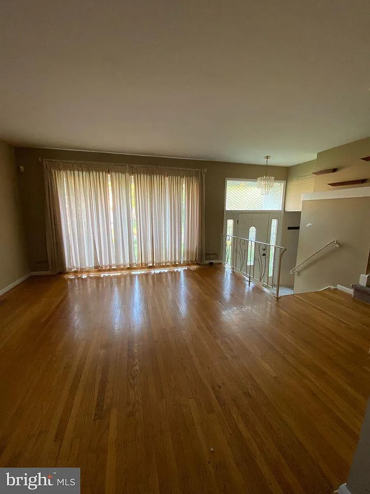 3 bed, 1888 sqft, $3,150 — Photo 1