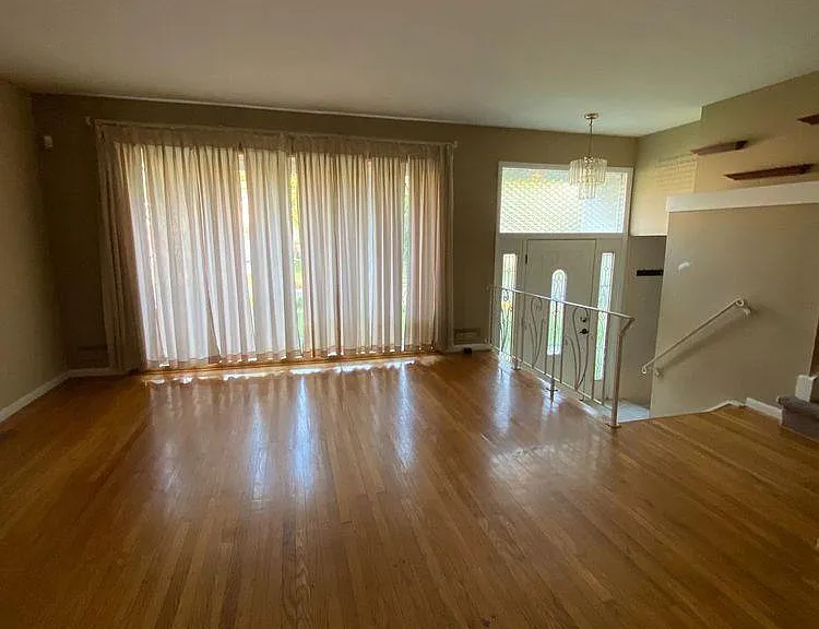 991 Sherbrook Cir — Photo 1
