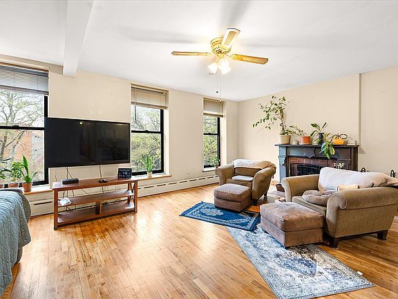 2nd image of 366 Lafayette Ave APT 3
