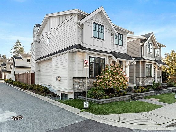 2nd image of 34110 Larch St