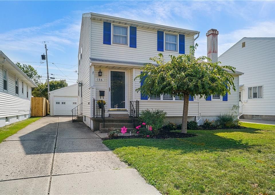 1st image of 186 Hoover Ave
