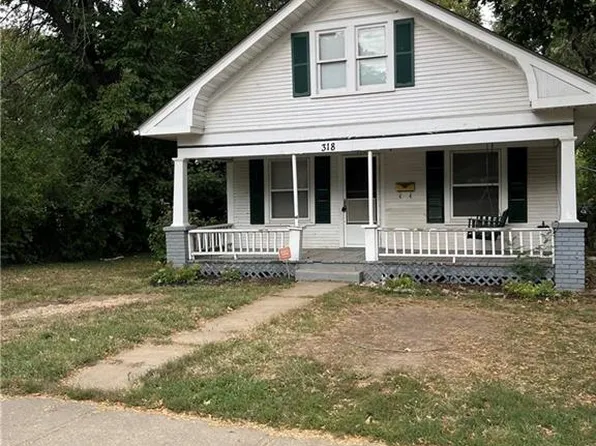 318 E Walnut St, Independence, MO 64050