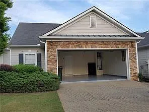 3 bed, 2.0 bath, 1424 sqft, $2,350 — Photo 3