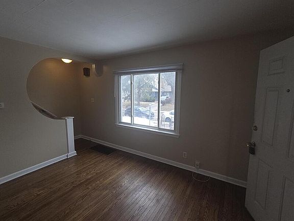 2nd image of 1519 W 28th St
