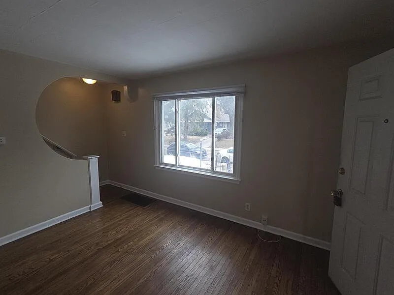 Building Photo - 1519 W 28th St