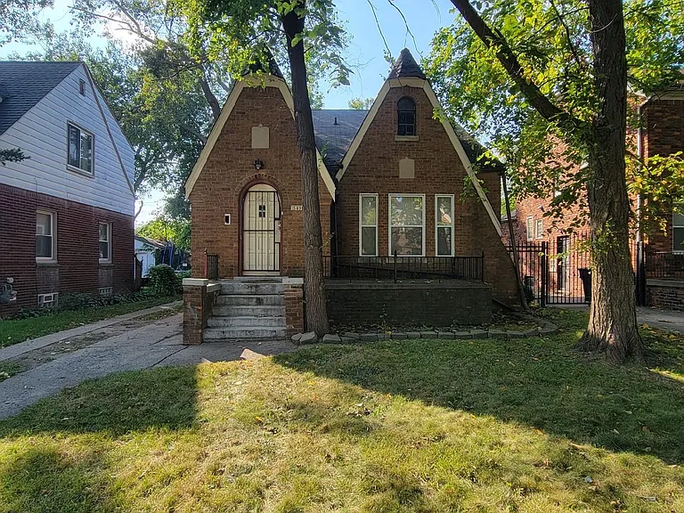 15491 Sussex St — Photo 2