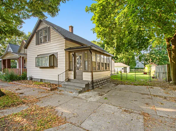 1036 Park St SW, Grand Rapids, MI 49504