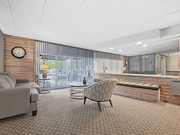 2nd image of 300 Lookout Ave APT D2