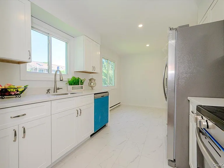43 Evert St — Photo 11