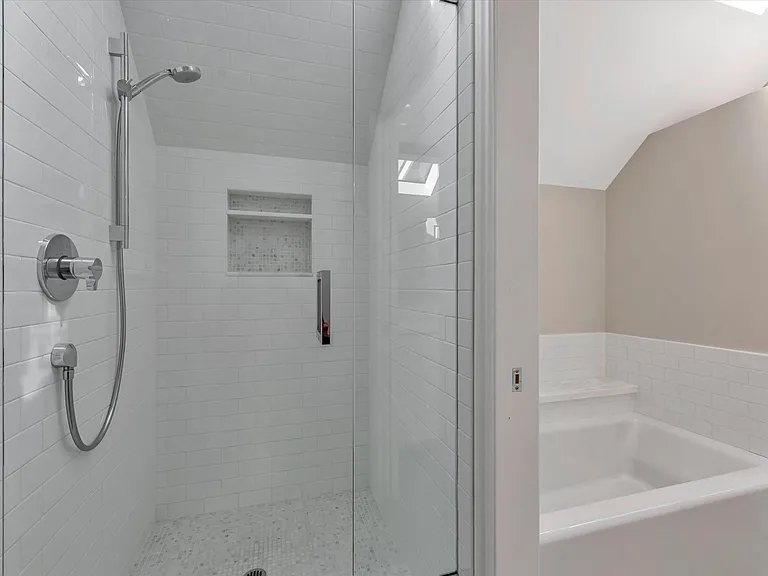 811 College Ave — Photo 43