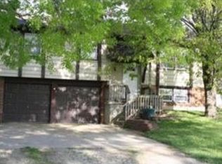 506 S Paola St, Paola, KS 66071