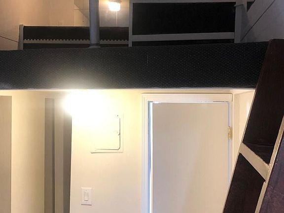 5th image of 217 E 29th St #62