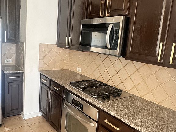 3rd image of 9415 Herons Grove Ln