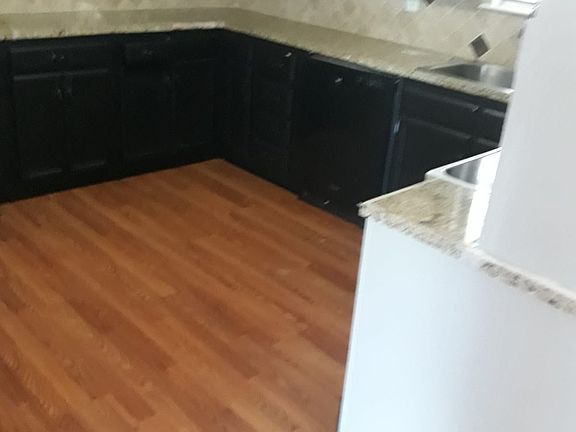 4th image of 3493 Warwick Way