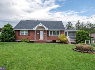 403 Wilshire Dr, Cleona, PA 17042