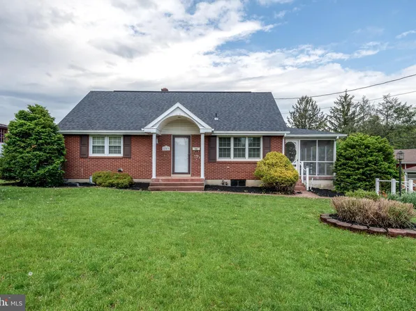 403 Wilshire Dr, Cleona, PA 17042