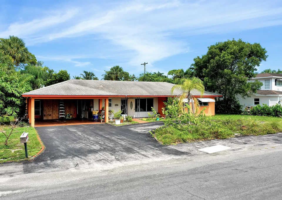 1st image of 3006 Greenwood Ln