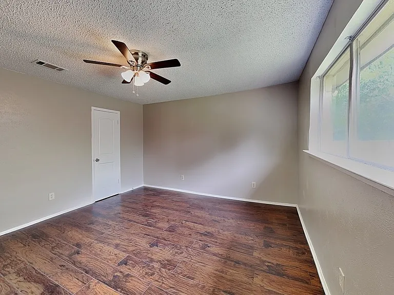 701 Admiralty Way — Photo 8