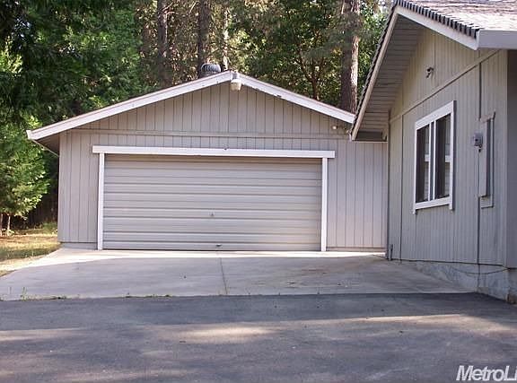 4th image of 20175 Redwood Dr