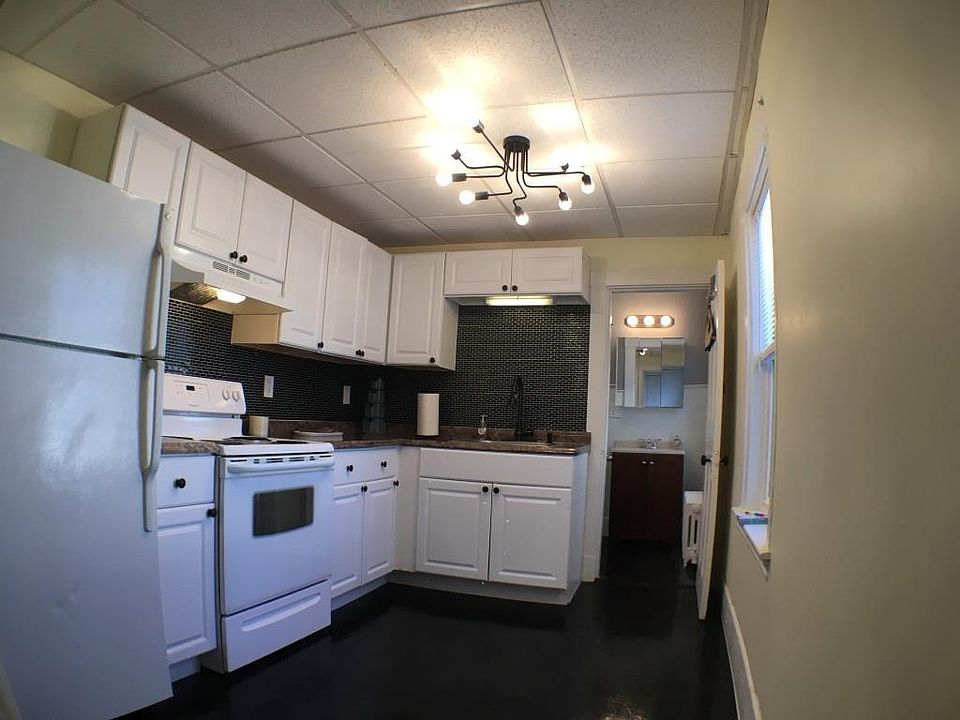 1st image of 167 Essex St #4