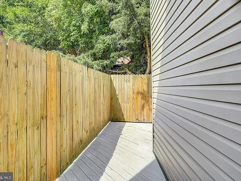 4447 Baker St — Photo 4