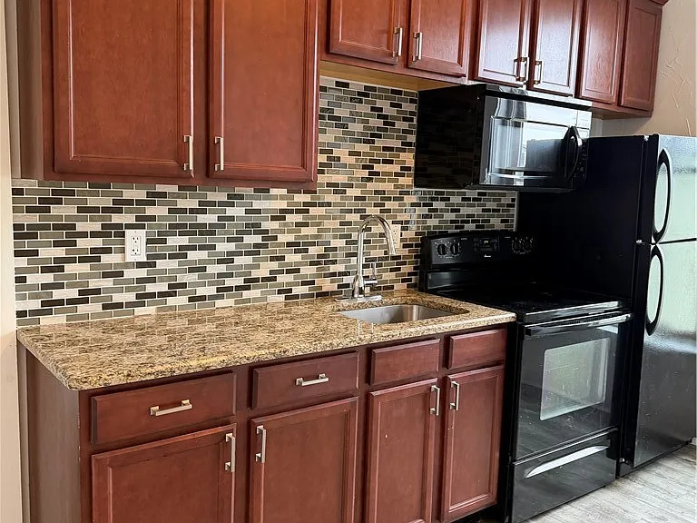 76 Tracy St #7 — Photo 2