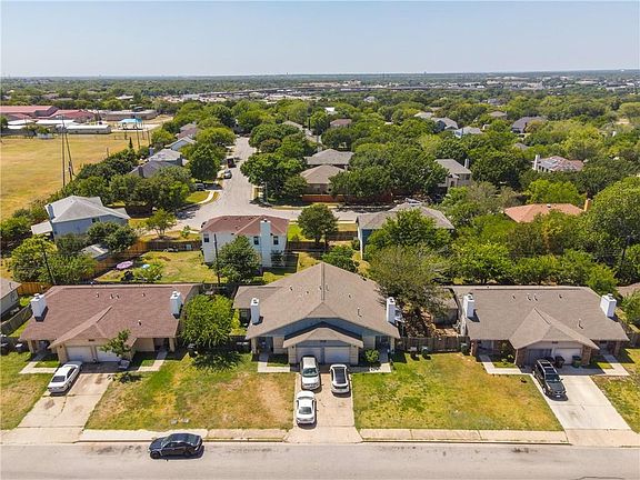 3rd image of 912/914 Hyridge Cir