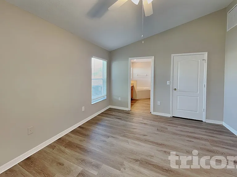 3921 Langdrum Dr — Photo 9