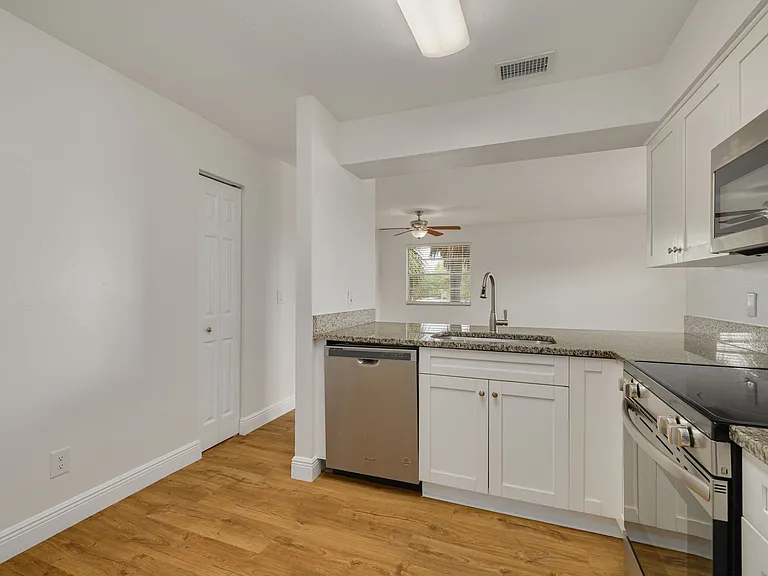 5715 S Dale Mabry Hwy #C — Photo 13
