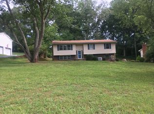 11721 Foxford Dr, Knoxville, TN 37934