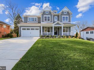 7700 Massena Rd, Bethesda, MD 20817