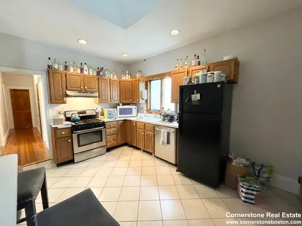 19 Bucknam St #13, Roxbury Crossing, MA 02120