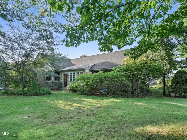 1047 Niskayuna Road, Niskayuna, NY 12309