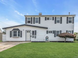 17 Chickadee Lane, Levittown, NY 11756