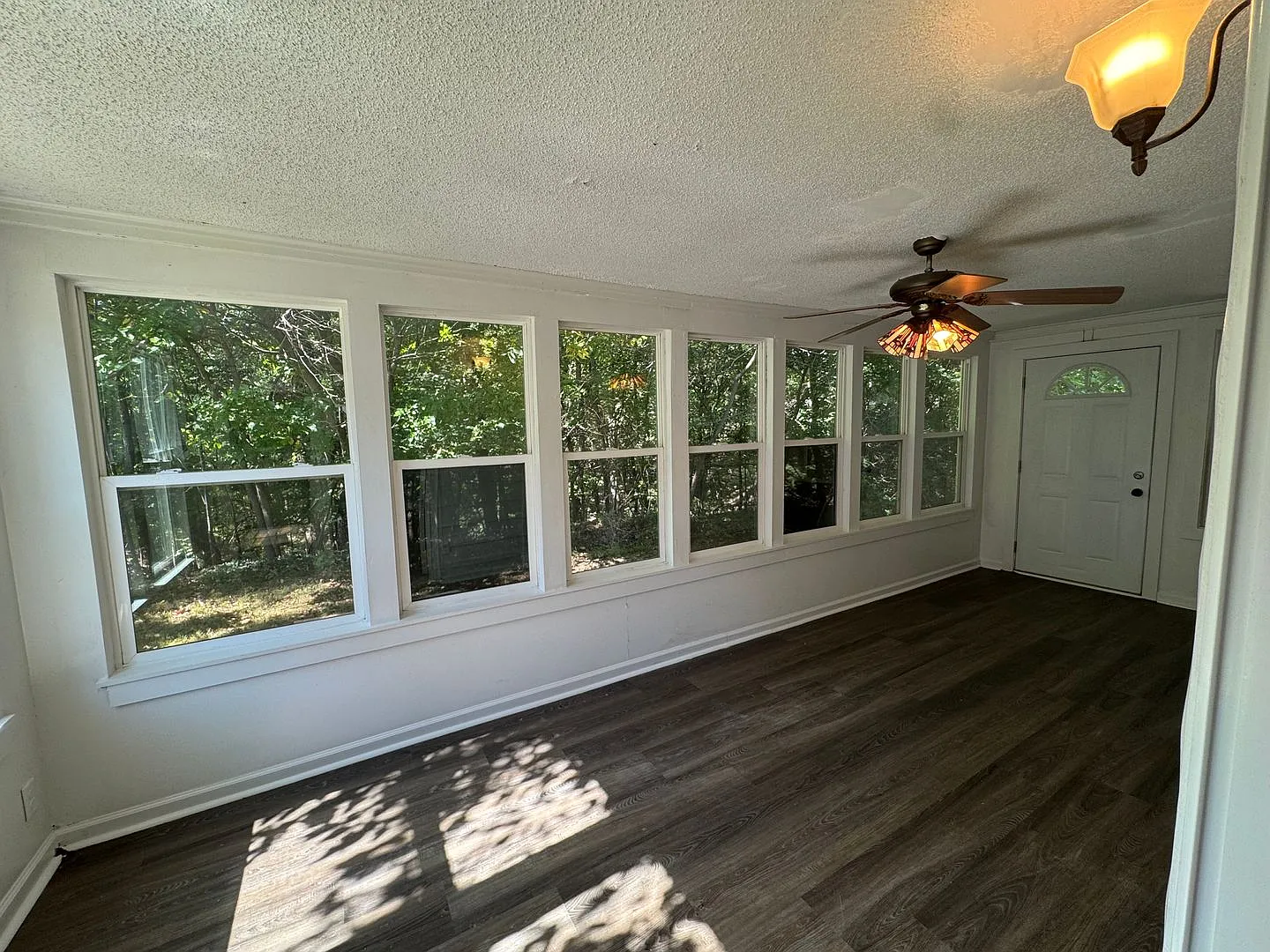 3 Bedroom Molette with Ravine Views $1300 — Photo 4