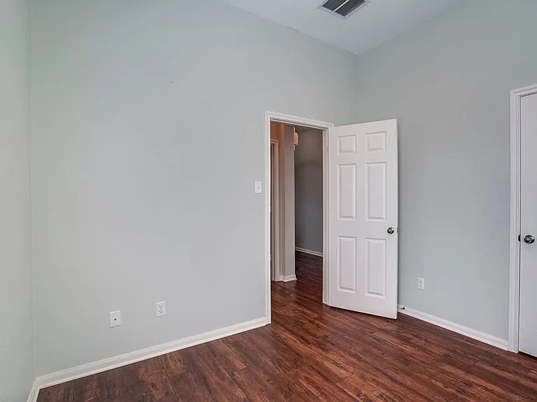 2985 Overland St — Photo 12