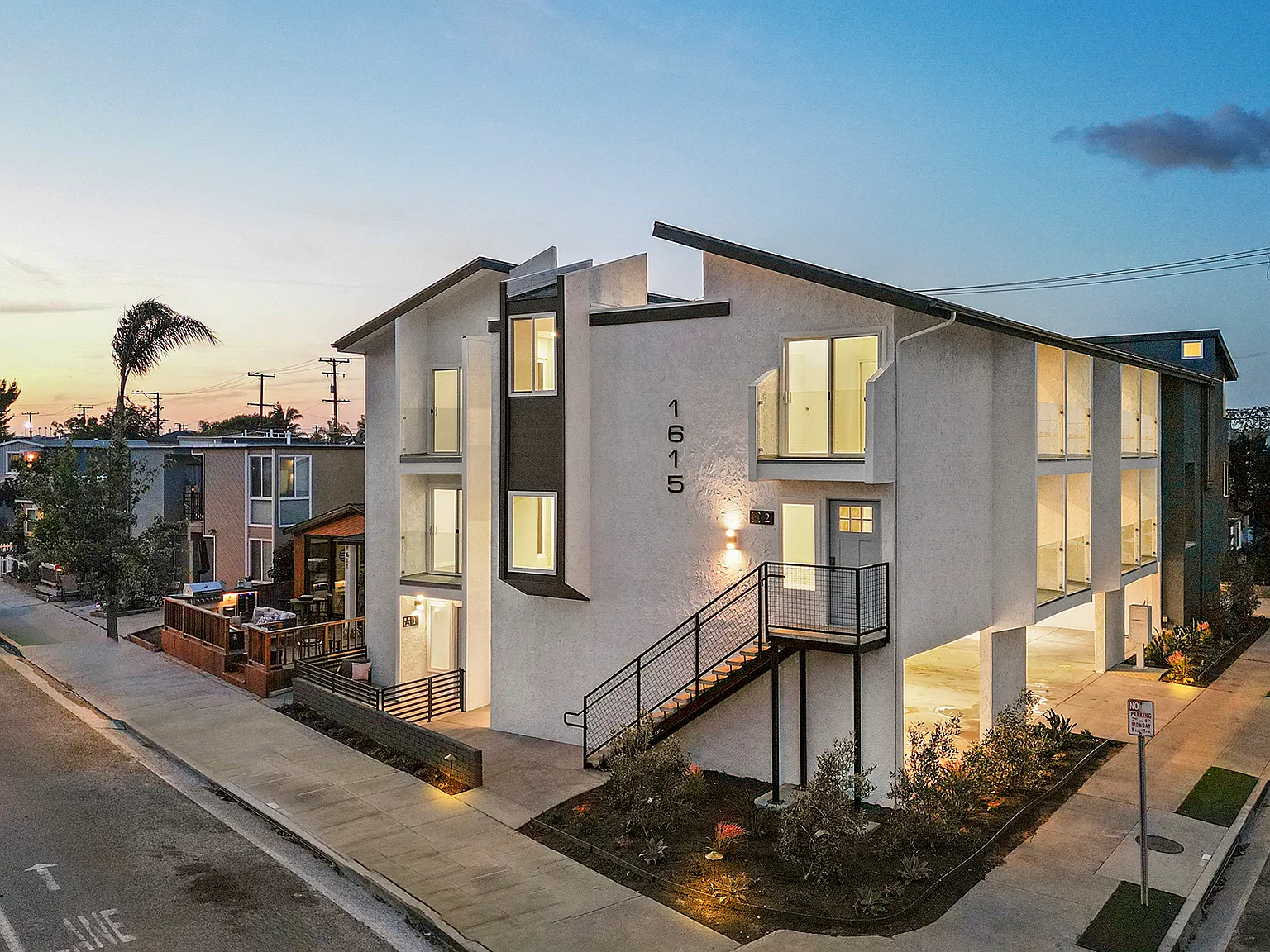 1615 Electric Ave. — Photo 2