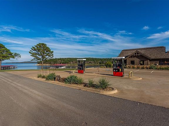 3rd image of 6 Bay Creek Ln