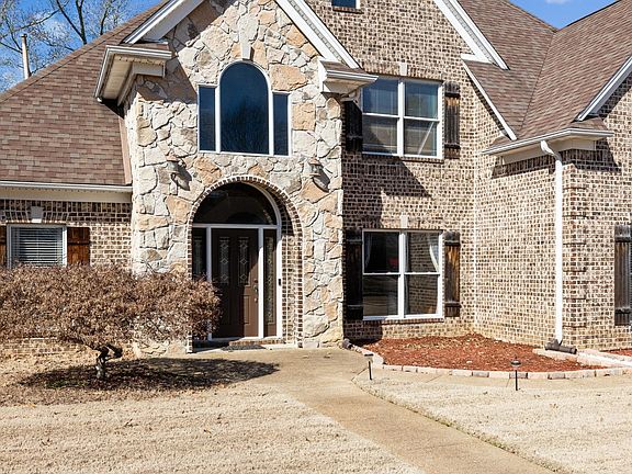 3rd image of 7011 Alder Wood Dr