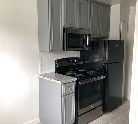 2nd image of 1822 N St APT 08