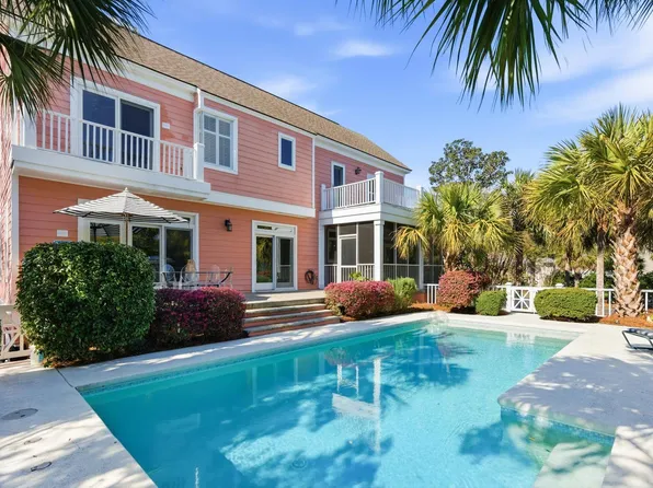 24 Commons Ct, Isle Of Palms, SC 29451