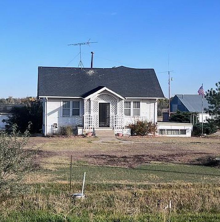1st image of 1811 E County Road 16 E